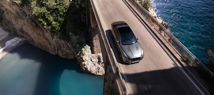  Jaguar XJR575 (X351) 2017 года  (WW) (фото 4 из 46)